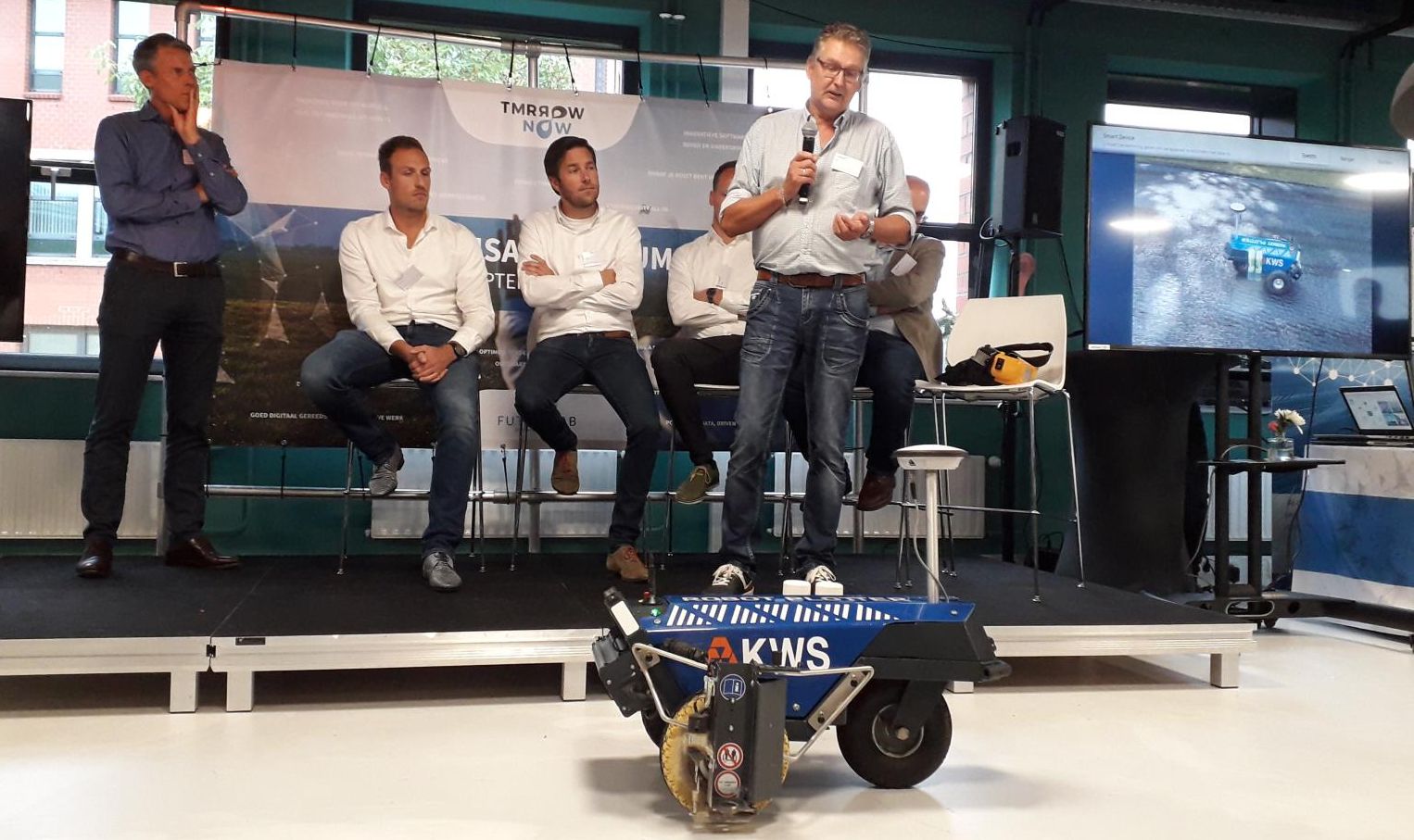 Presentation des Robot Plotters mit VolkerWessels