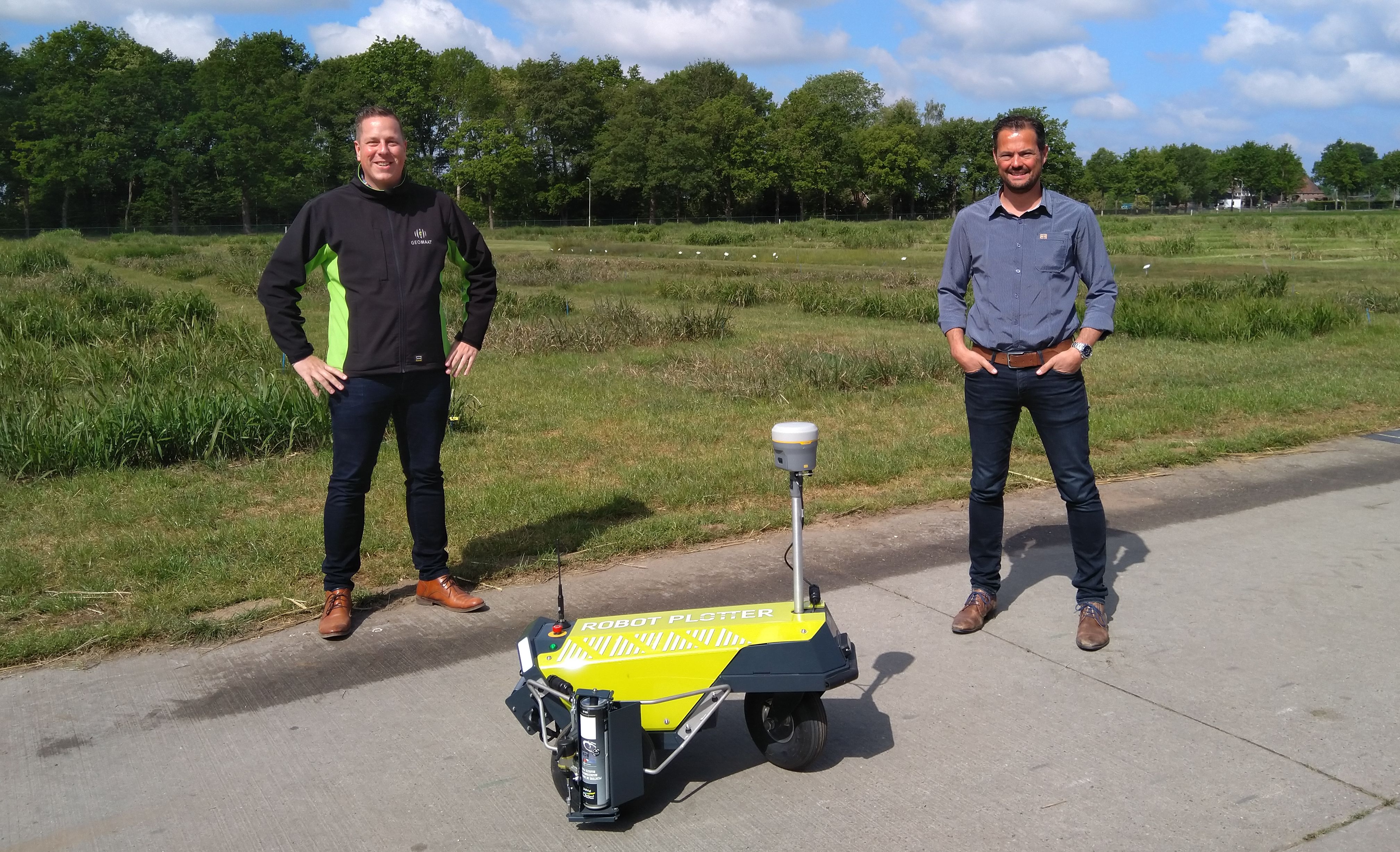 Second Robot Plotter delivered to Geomaat